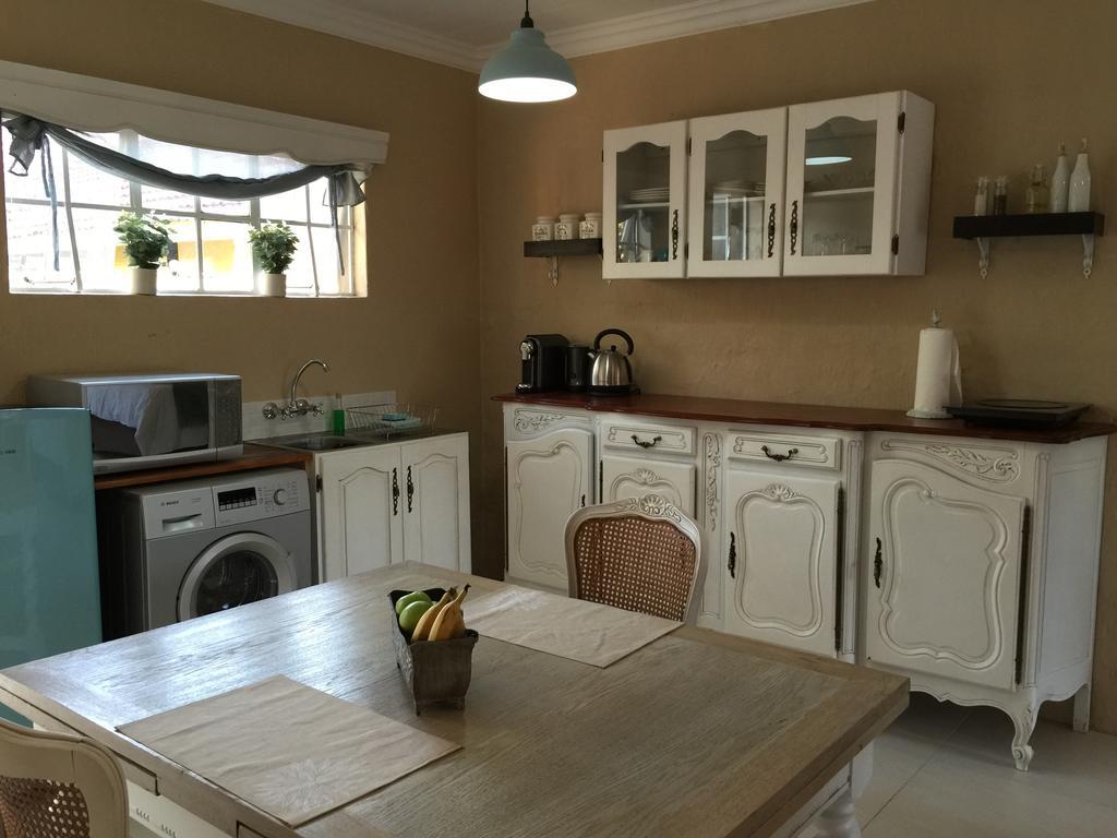 Nouveau Studios Претория Экстерьер фото